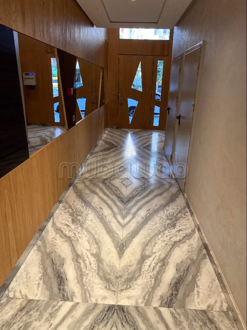 Appartamento da acquistare a Mozart. 1 locale. Impianto di aria condizionata e servizio di conciergerie. 