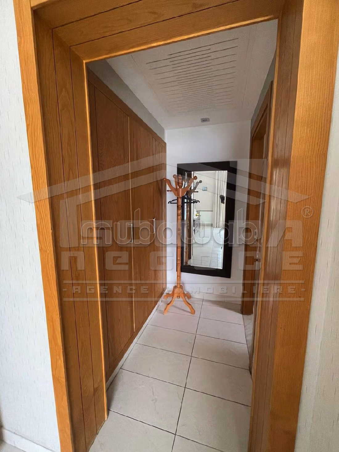 Affitta il tuo appartamento a Les Berges Du Lac 1. Superficie di 215 m². arredato. 
