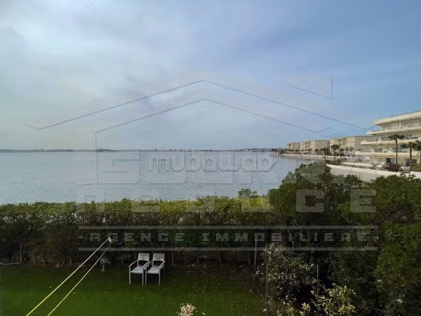 شقة رائعة للايجار ب ضفاف البحيرة 1. 5 قطع. مفروشة. 