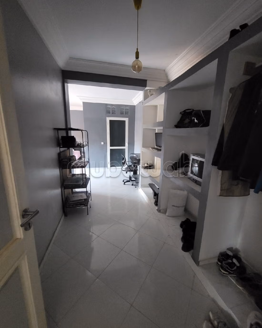 منزل فخم للبيع بتاركة. المساحة 400 م². 