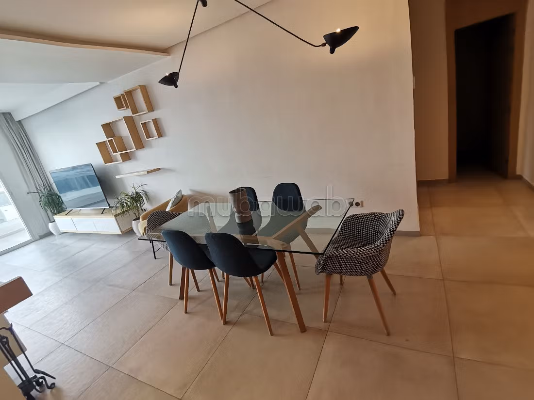 Huurappartementen in Palmier. Oppervlakte 115 m². Volledig gemeubileerd. 