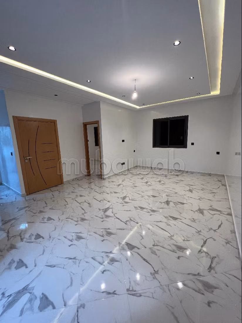 Huizen kopen in Hay Mohammadi. 4 Ruimtes. Volledig uitgeruste keuken