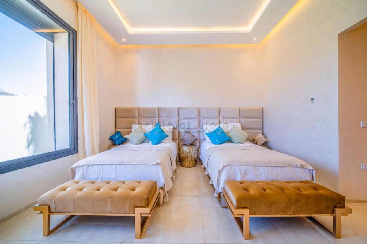 Luxury home for sale in Agdal. 5 beautiful rooms. Residence with swimming pool. 