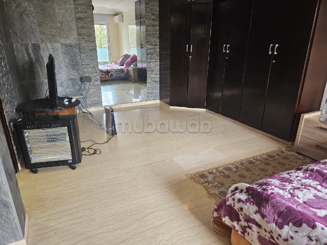 A vendre villa 3 niveaux renouveauvee