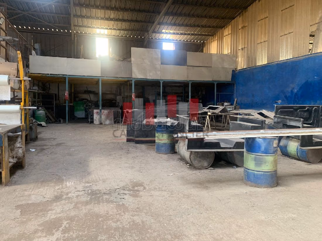 Offices & shops to rent in Zone Industrielle. Area of 4000 m²