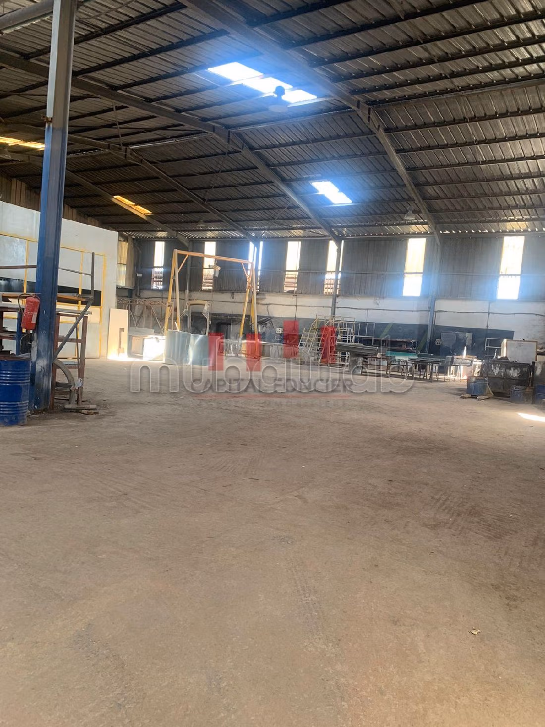 Offices & shops to rent in Zone Industrielle. Area of 4000 m²