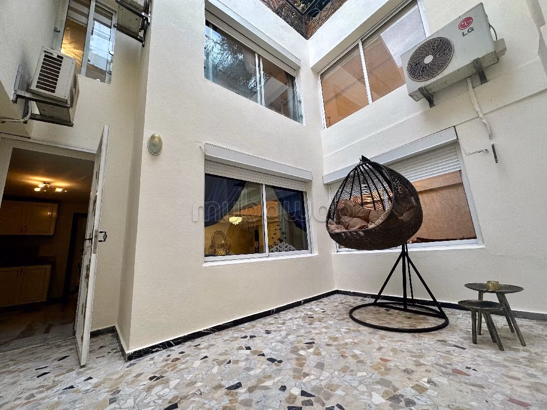 Beau duplex à vendre à Guéliz. Surface totale 198 m². Meublé — 4