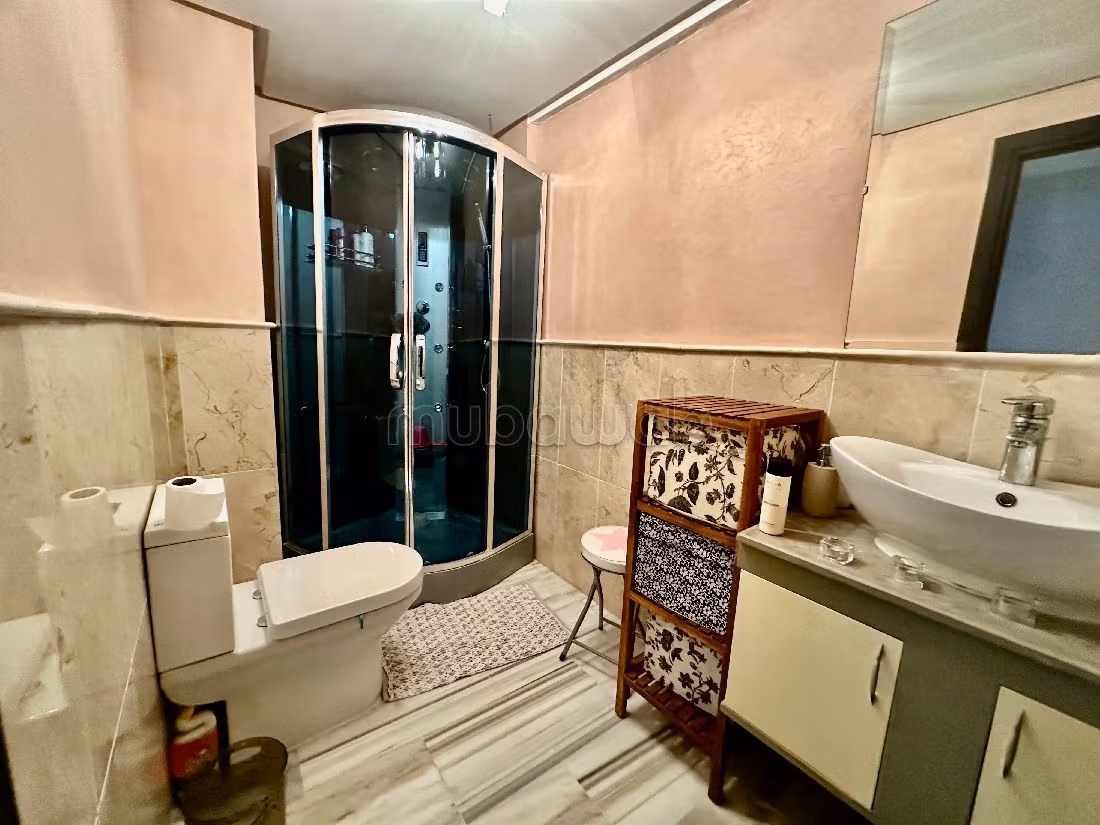Beau duplex à vendre à Guéliz. Surface totale 198 m². Meublé — 5