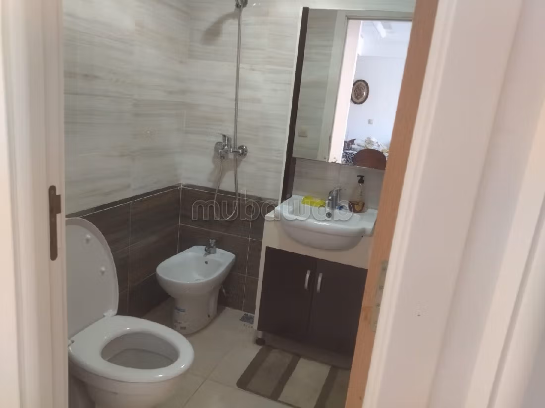 Busca pisos en venta. Área total 65 m². Ascensor y terraza