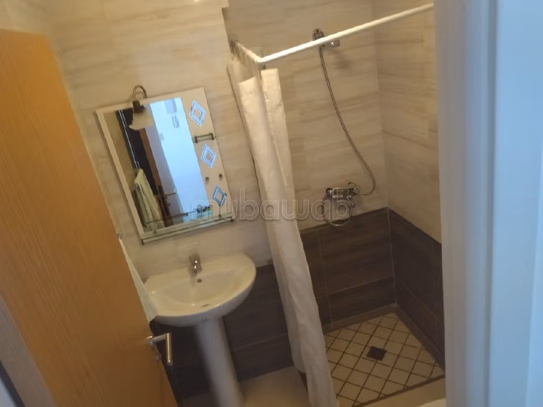 Busca pisos en venta. Área total 65 m². Ascensor y terraza