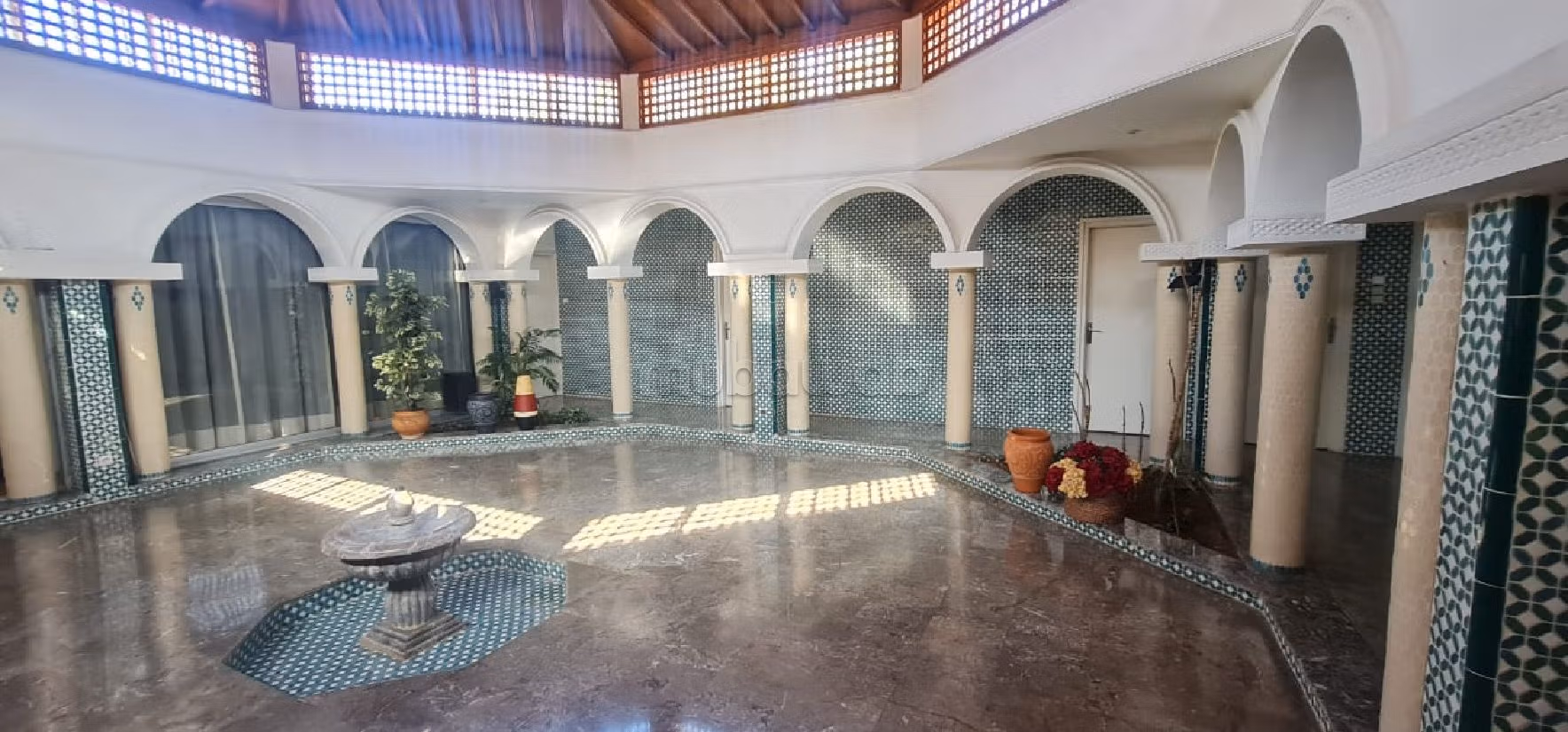 Terreno en venta en Harhoura. Gran superficie 3300 m². 