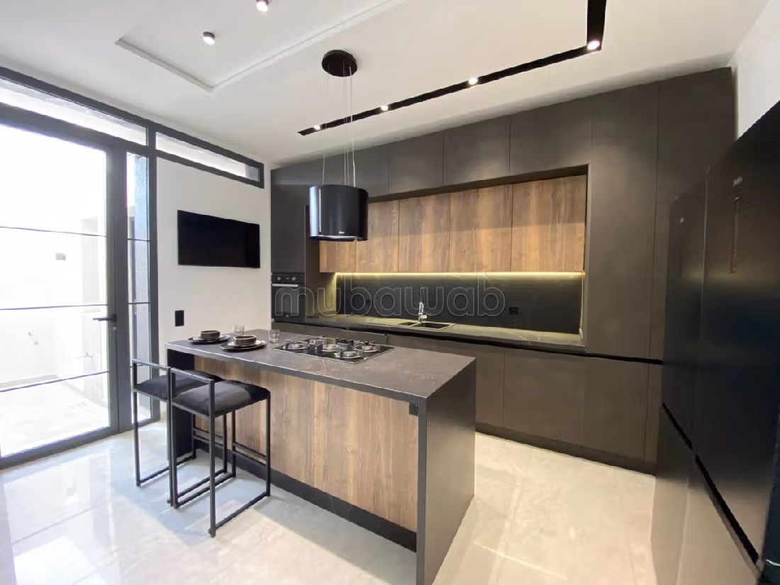 Luxury Villa for rent. Small area 225 m². Dressing room