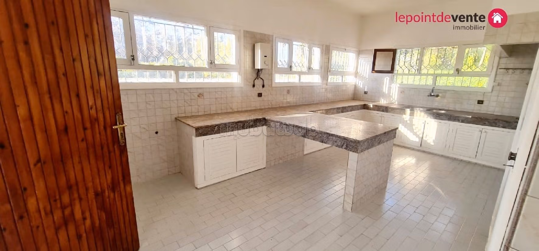 Maestosa residenza di lusso in vendita a Riyad. 8 ampi locali. Terrazzo e giardino. 