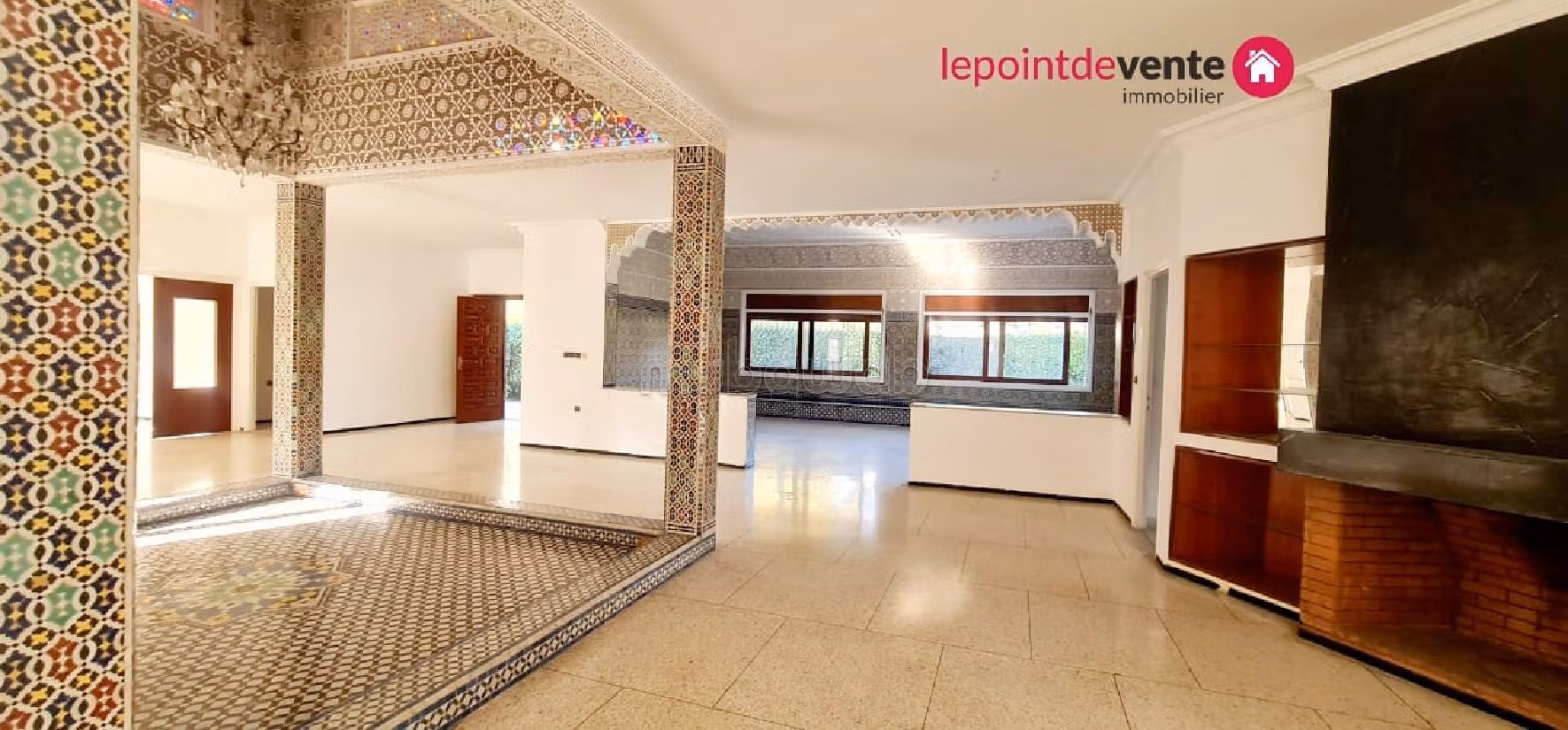 Maestosa residenza di lusso in vendita a Riyad. 8 ampi locali. Terrazzo e giardino. 