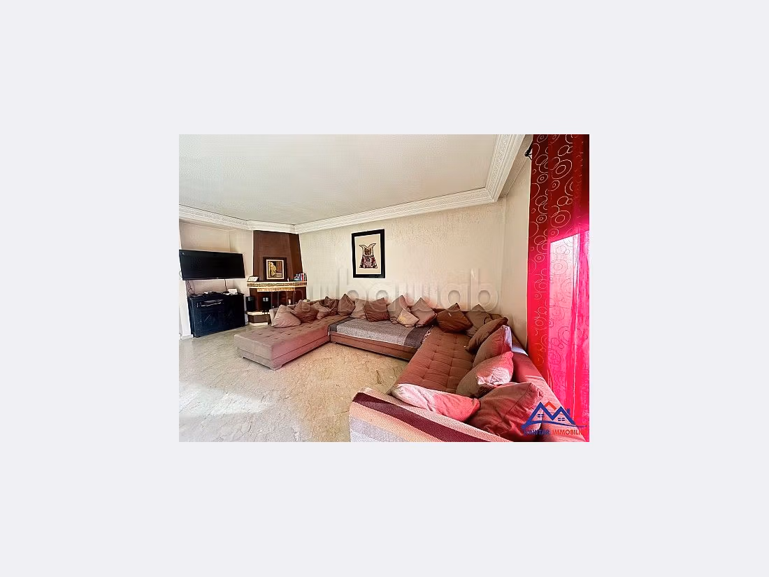 Bonito piso en venta en Guéliz. 2 dormitorios. Propiedad con piscina