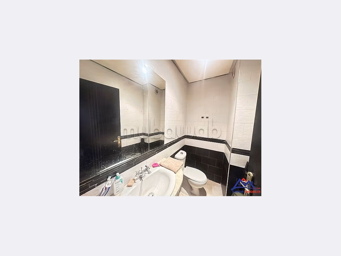 Bonito piso en venta en Guéliz. 2 dormitorios. Propiedad con piscina