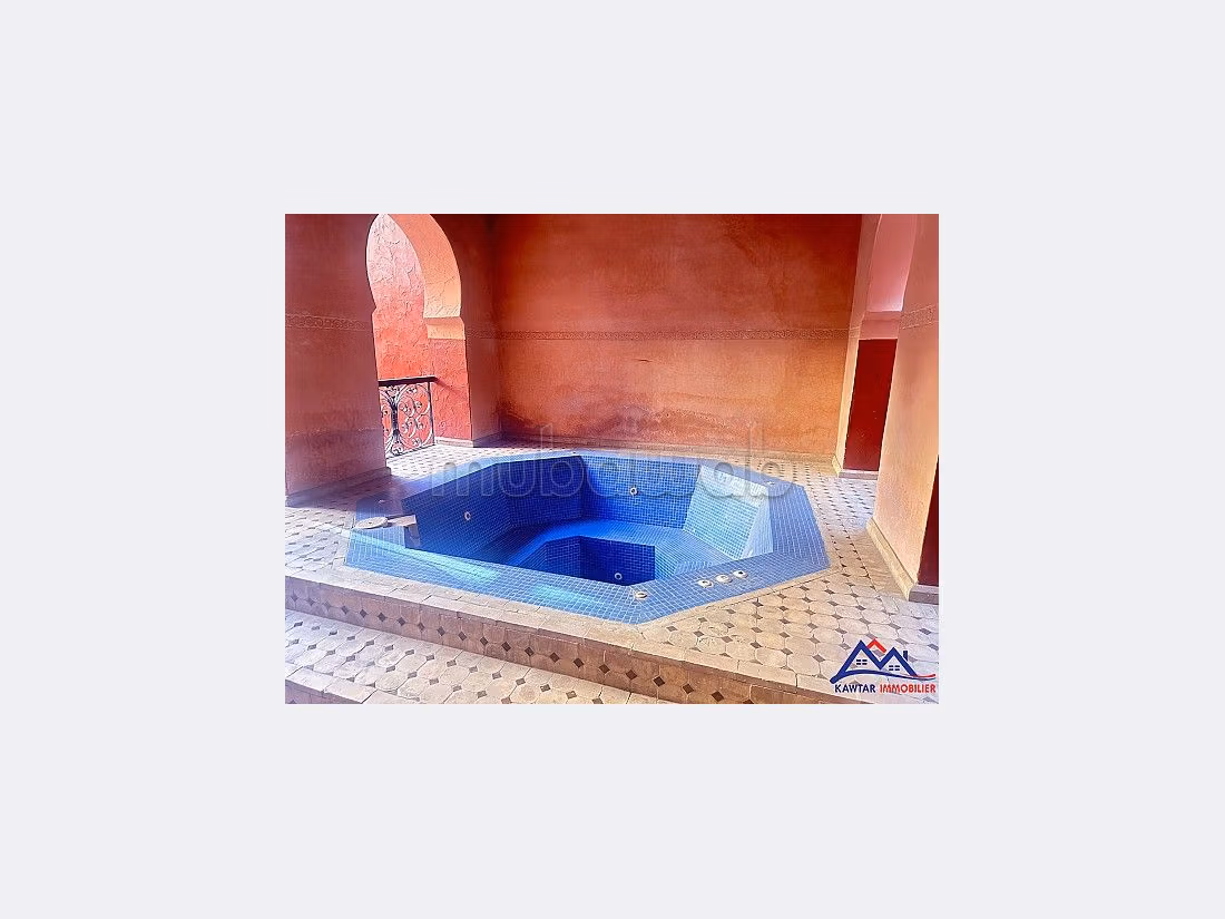 Bonito piso en venta en Guéliz. 2 dormitorios. Propiedad con piscina