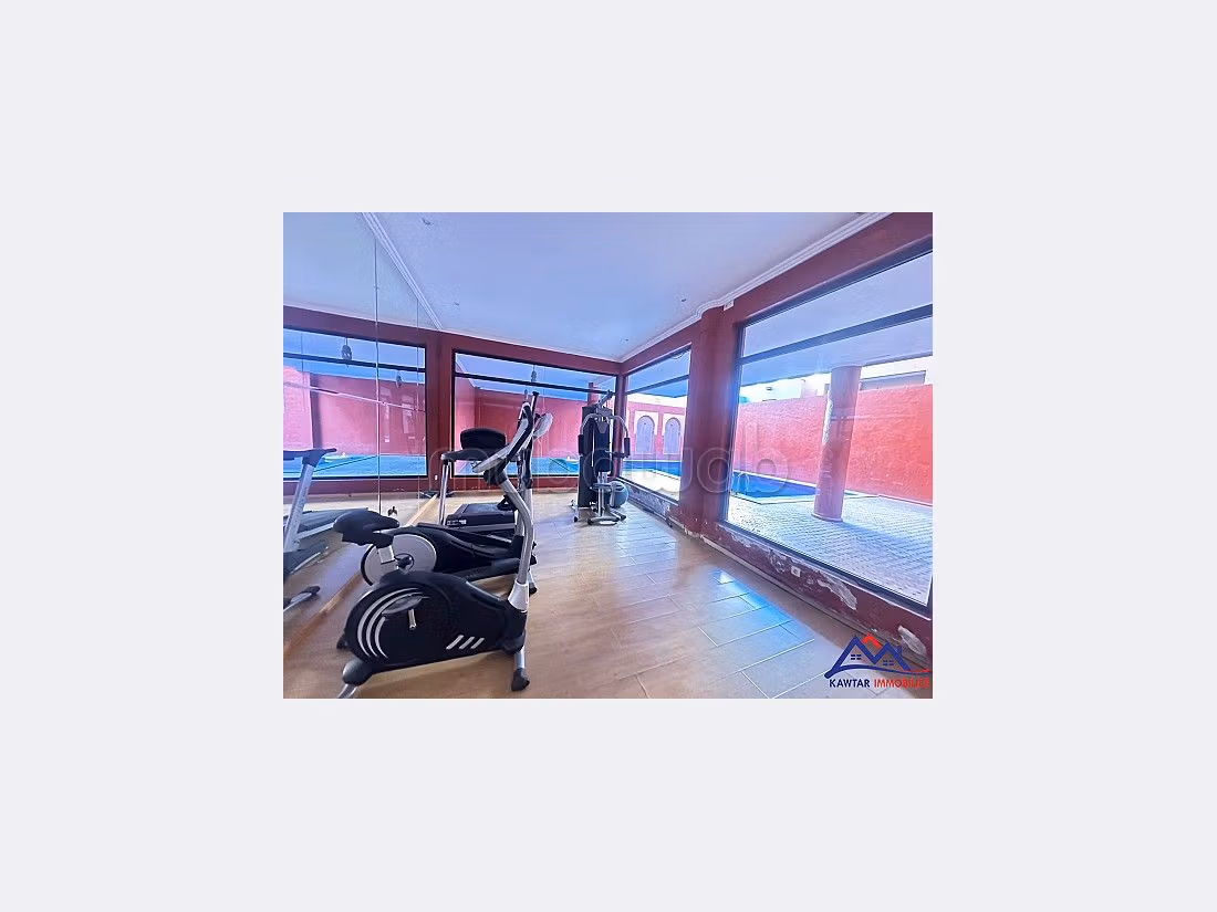 Bonito piso en venta en Guéliz. 2 dormitorios. Propiedad con piscina