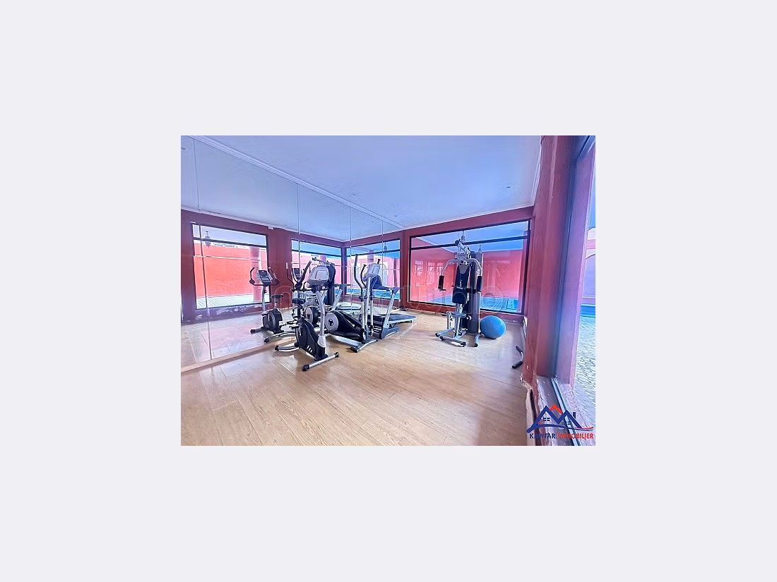 Bonito piso en venta en Guéliz. 2 dormitorios. Propiedad con piscina