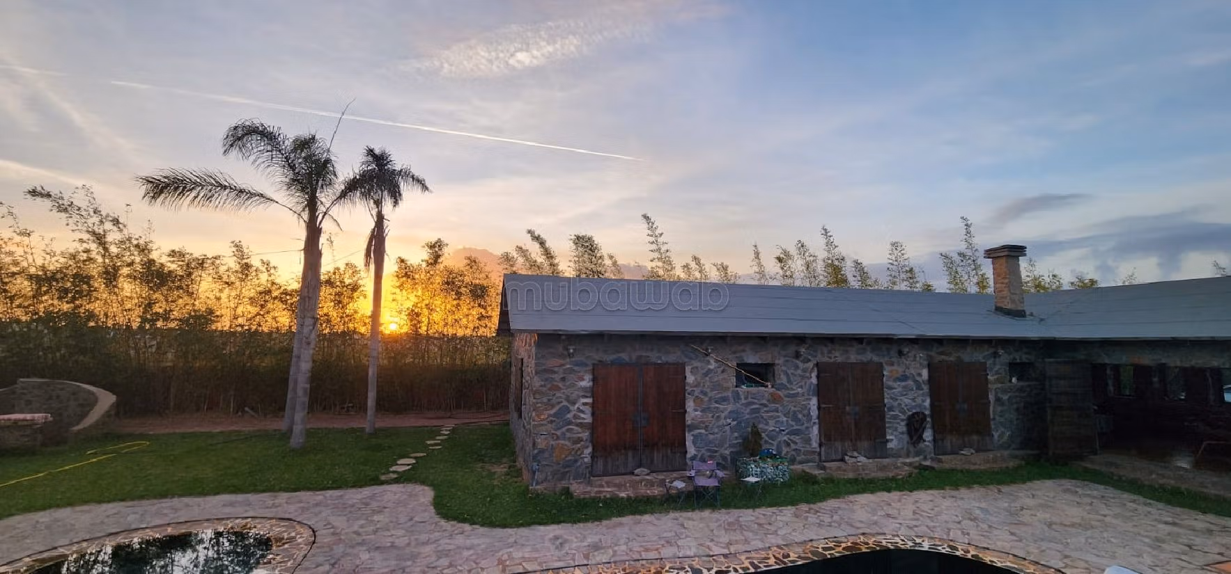 مزرعة رائعة للبيع ب المدخل الجنوبي. المساحة الإجمالية 10000 م². كراج