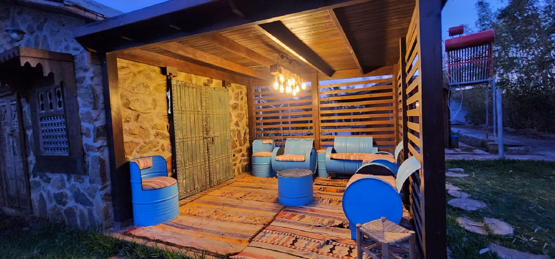 مزرعة رائعة للبيع ب المدخل الجنوبي. المساحة الإجمالية 10000 م². كراج