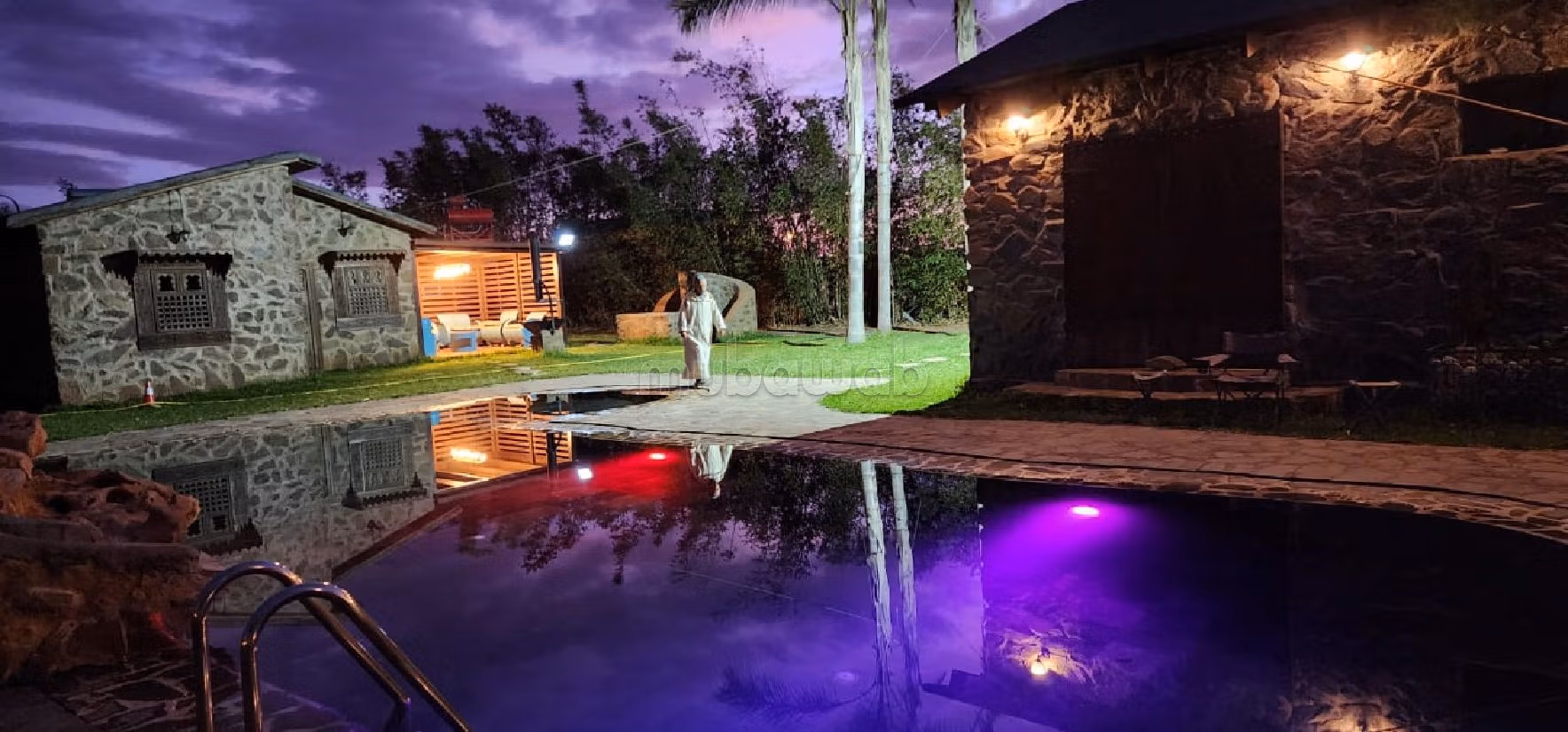 مزرعة رائعة للبيع ب المدخل الجنوبي. المساحة الإجمالية 10000 م². كراج