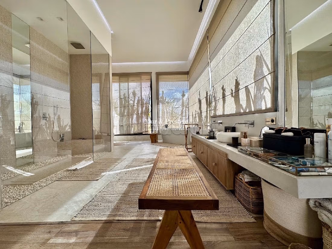 Magnífica villa en venta en Amelkis. 5 hermosas habitaciones. Chimenea operativa, aire condicionado integrado