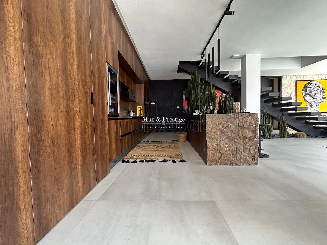 Magnífica villa en venta en Amelkis. 5 hermosas habitaciones. Chimenea operativa, aire condicionado integrado