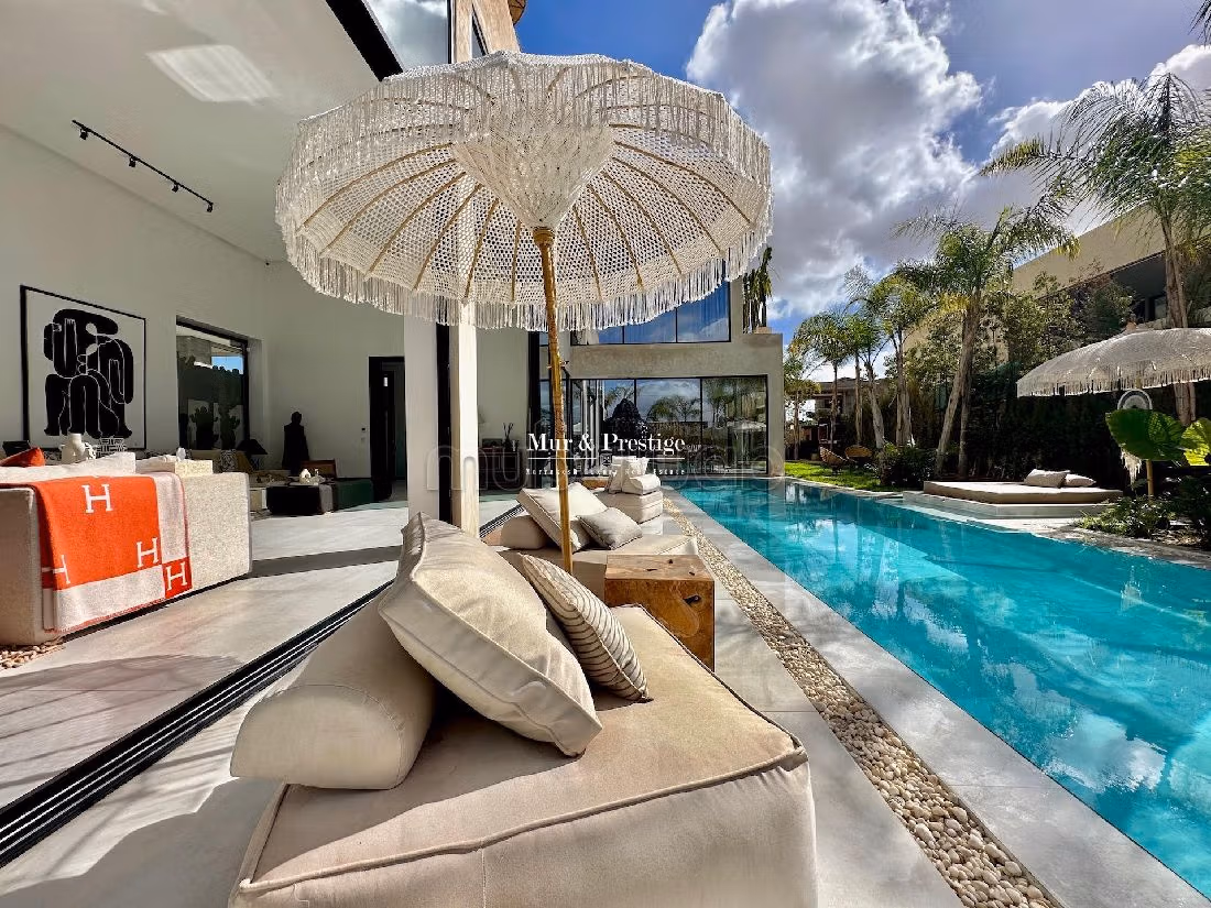 Magnífica villa en venta en Amelkis. 5 hermosas habitaciones. Chimenea operativa, aire condicionado integrado