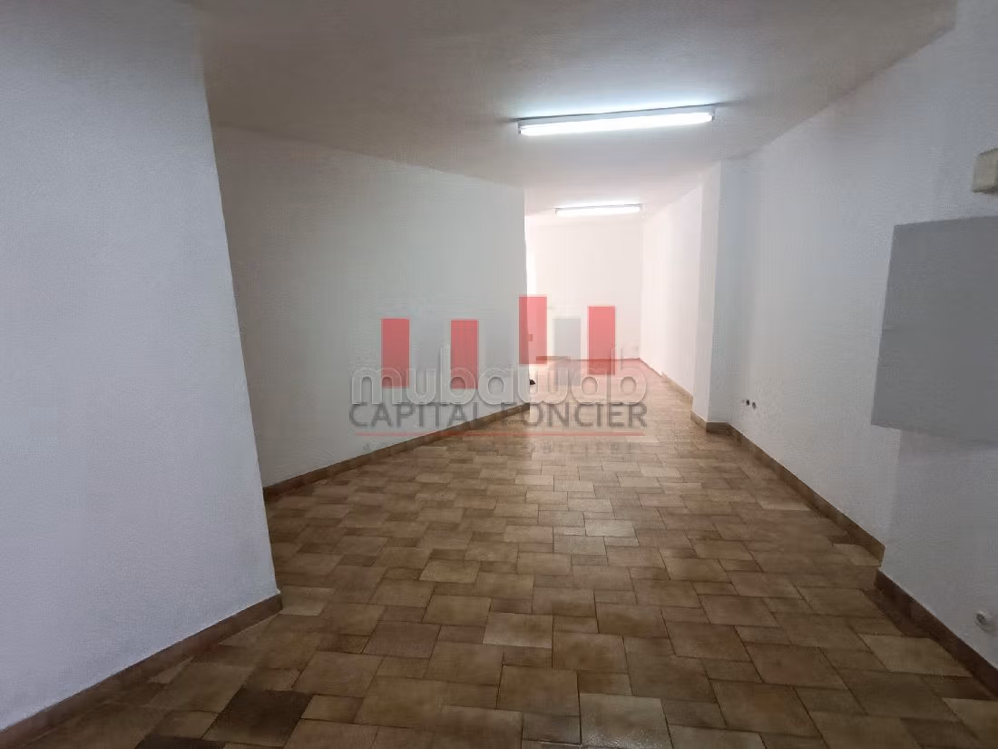 Ufficio disponibile in affitto a Palmier. Superficie di 105 m². 