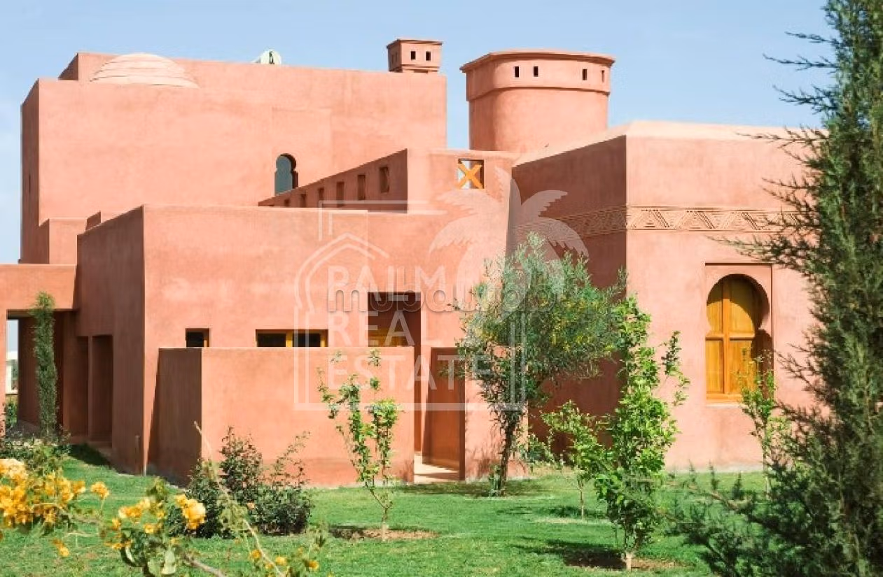 Splendide villa a vendre a 18 km sur la route de lourika