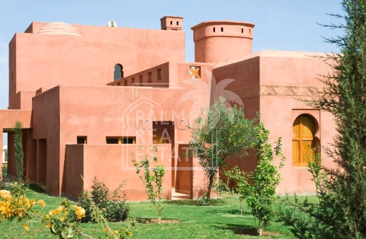 Splendide villa a vendre a 18 km sur la route de lourika
