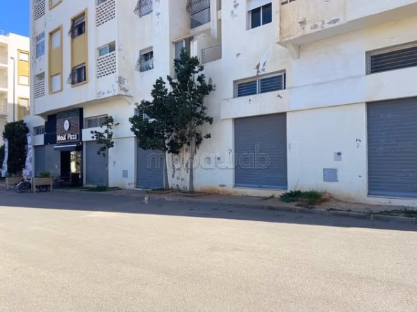 Locale commerciale da comprare a Al Kawtar. Superficie totale 43 m². 