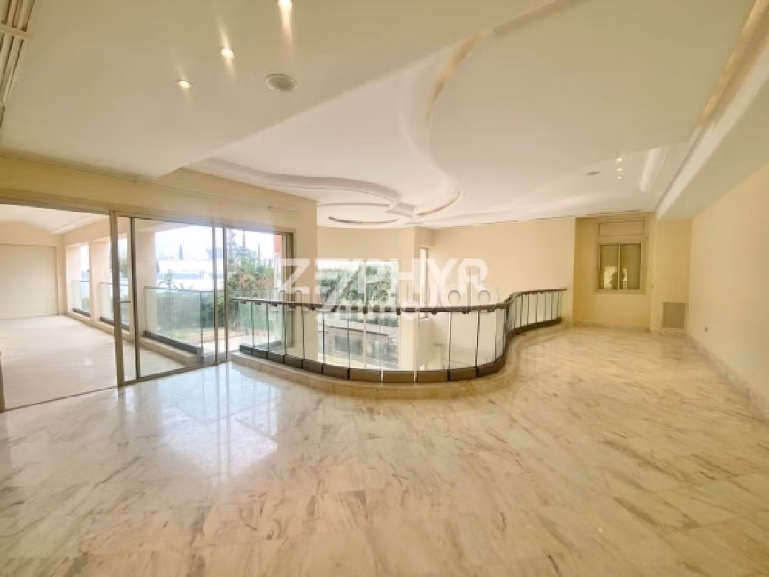Fabulous villa for rent in Les Berges Du Lac 2. Total area 1600 m². Swimming pool. 