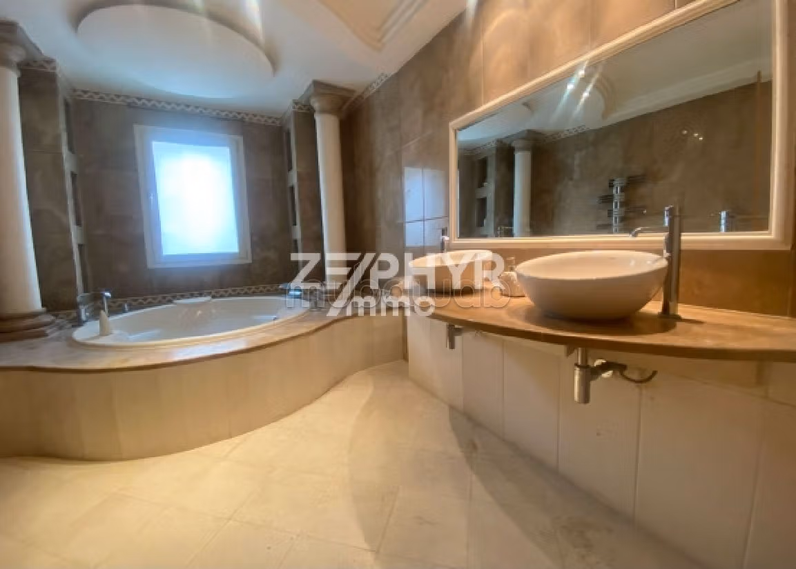 Fabulous villa for rent in Les Berges Du Lac 2. Total area 1600 m². Swimming pool. 