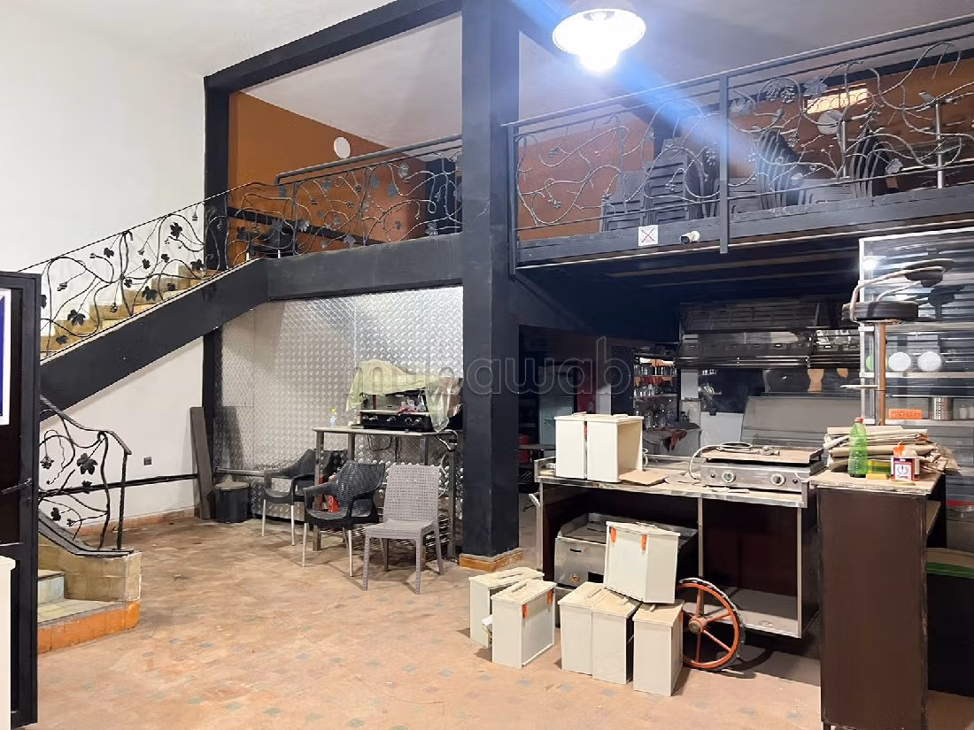 Oficinas y locales comerciales en alquiler en Zone Industrielle Sidi Ghanem. Área total 112 m². Cocina equipada. 