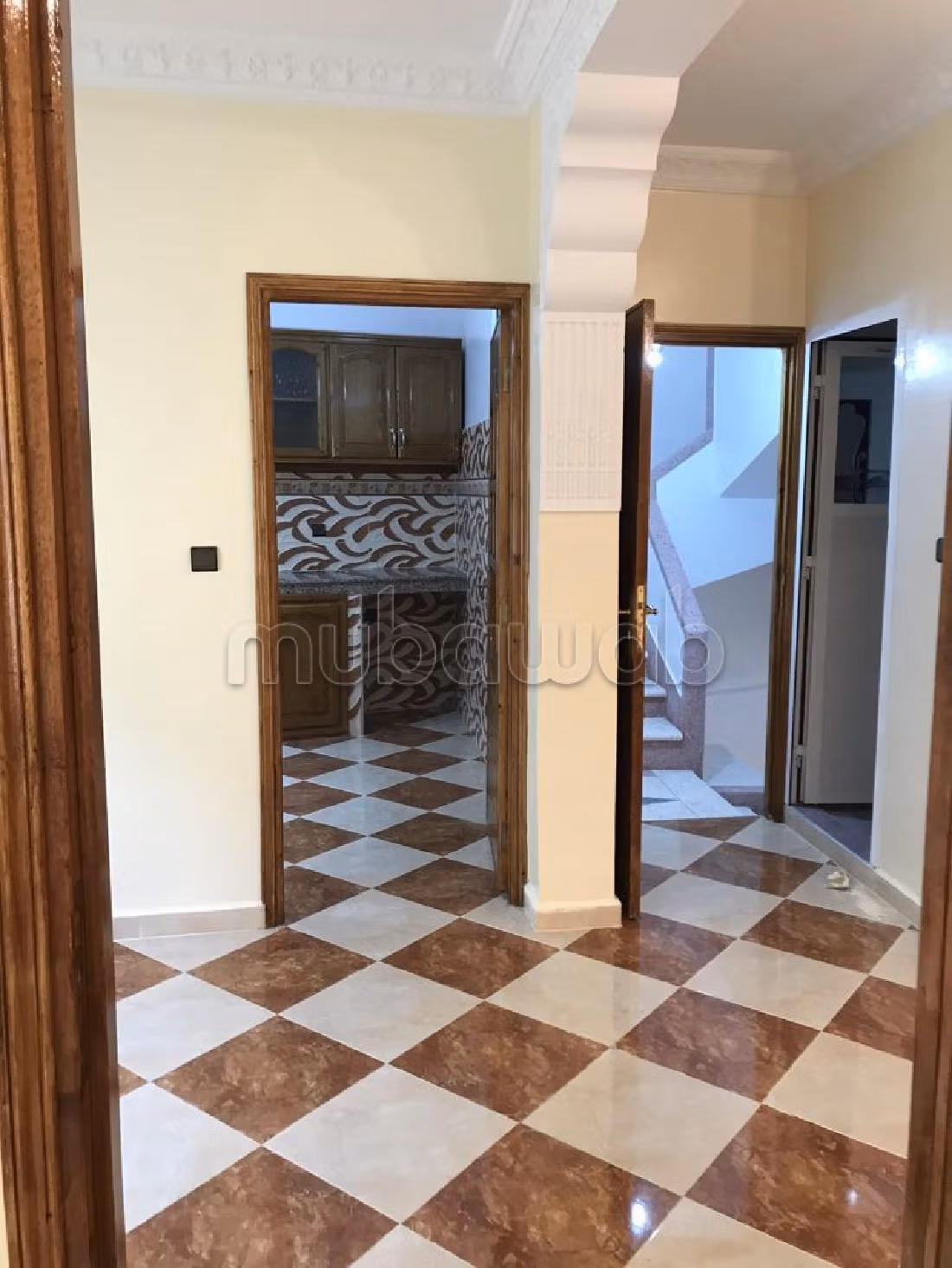 منزل رائع للبيع ب مسنانة. المساحة الإجمالية 165 م². زجاج مزدوج وباب قوي