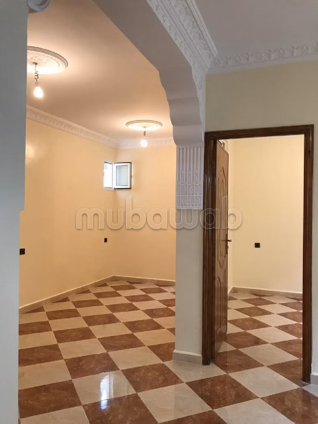 منزل رائع للبيع ب مسنانة. المساحة الإجمالية 165 م². زجاج مزدوج وباب قوي