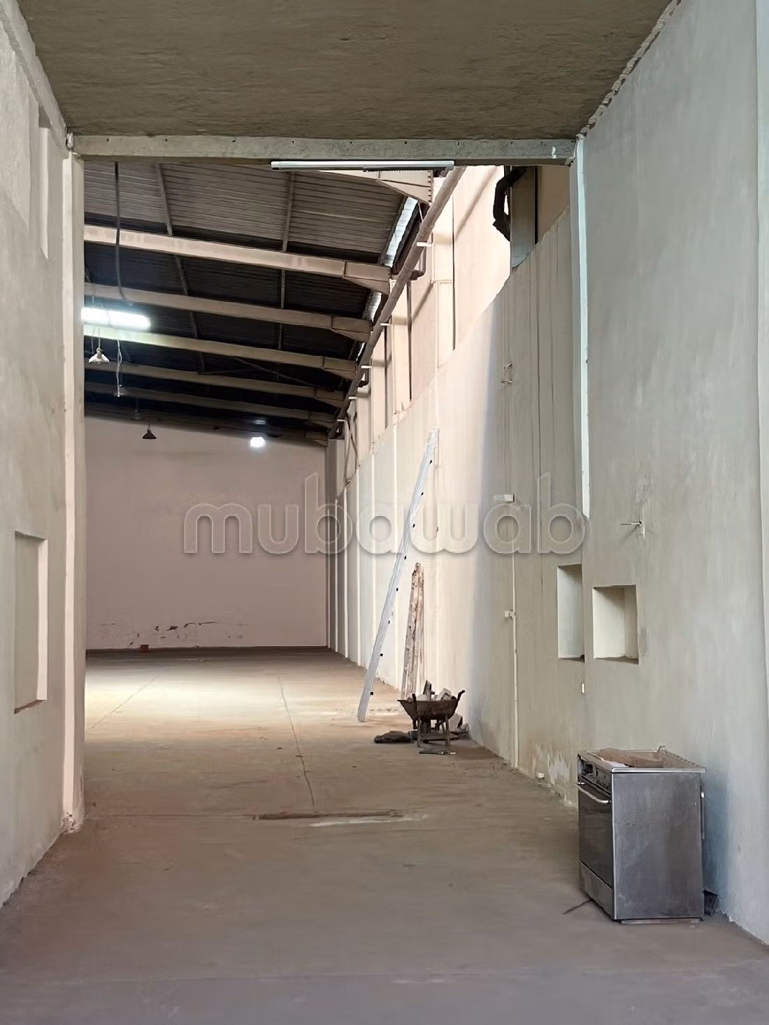 Offices & shops to rent in Zone Industrielle Sidi Ghanem. Total area 900 m². 