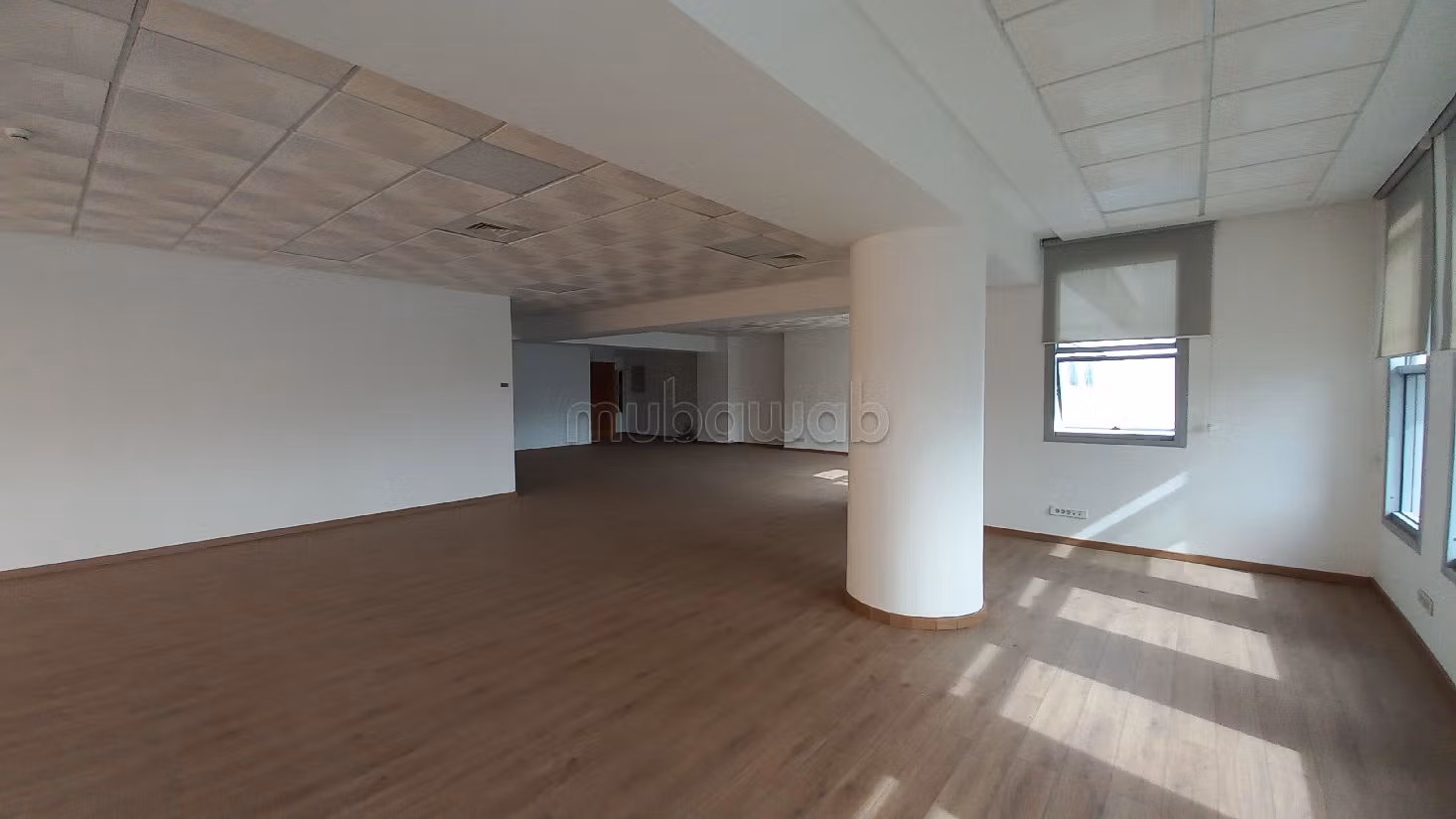 Kantoorruimte om te kopen in Palmier. Totale oppervlakte 197 m². Terras en lift. 