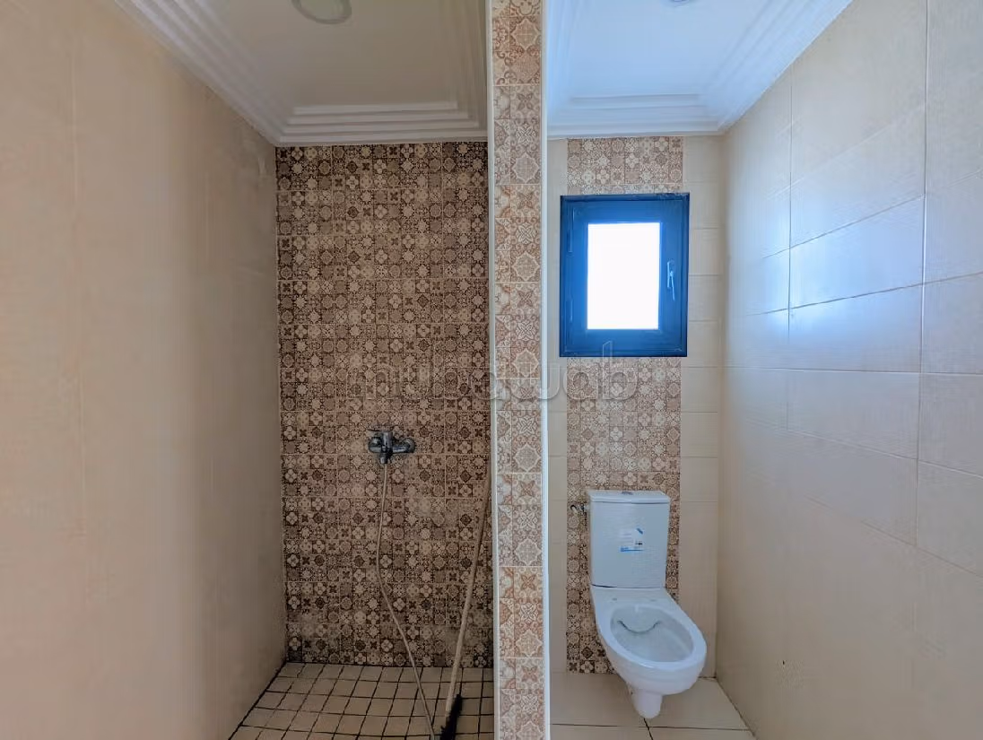 Maestosa residenza di lusso in vendita a Djerba. Superficie di 205 m². Piscina e aria condizionata. 