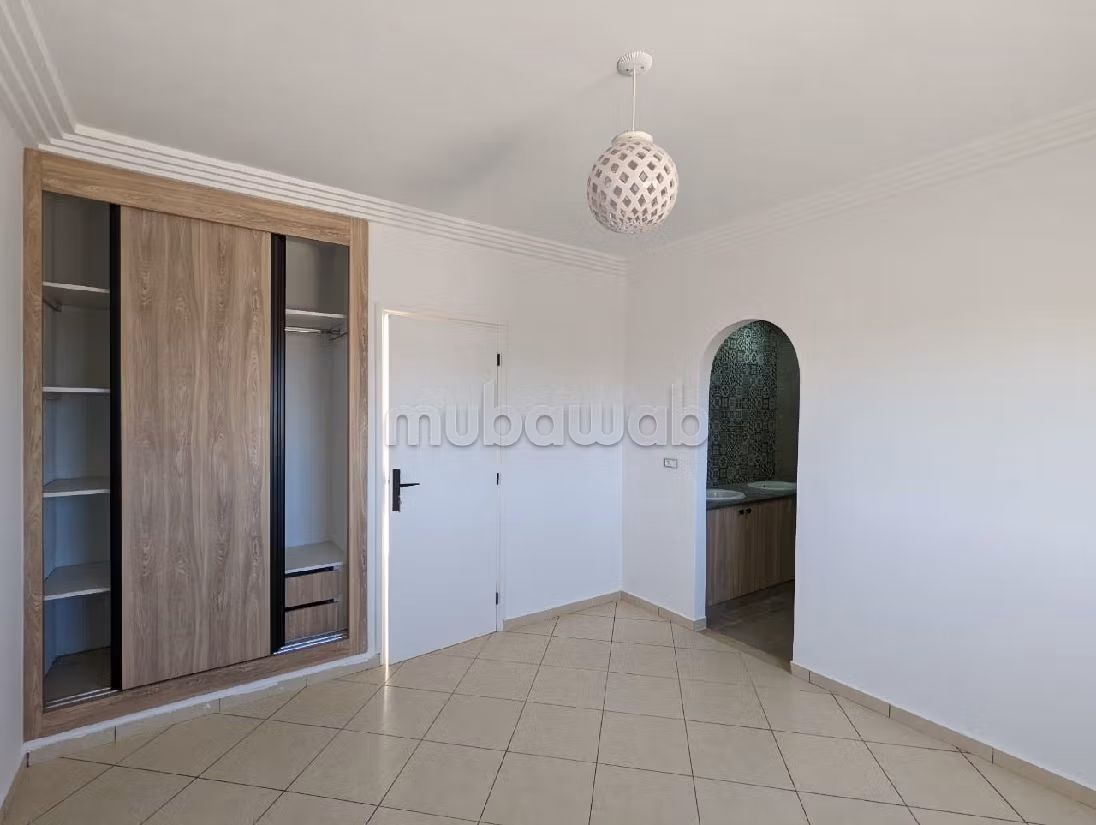Maestosa residenza di lusso in vendita a Djerba. Superficie di 205 m². Piscina e aria condizionata. 