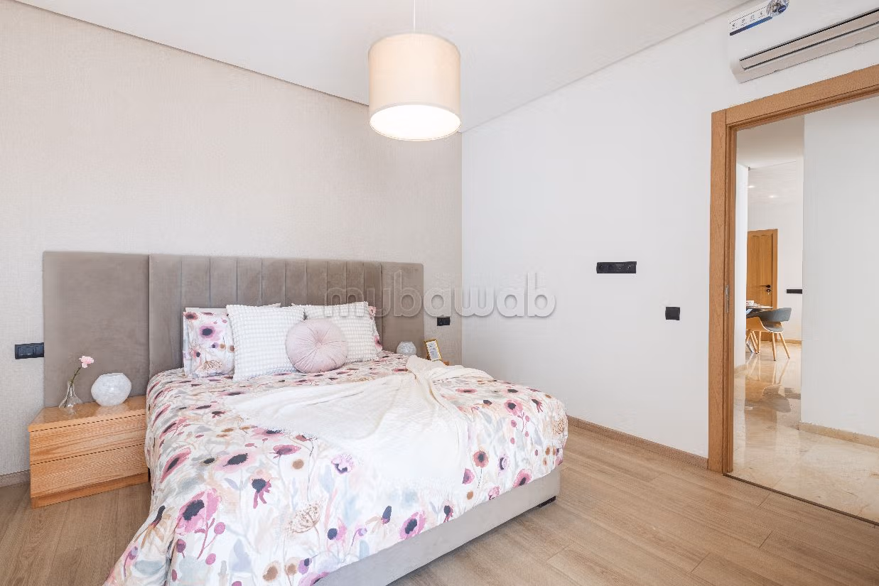 شقة جميلة للبيع ب الحي الحسني. 4 قطع رائعة. نظام تكييف الهواء