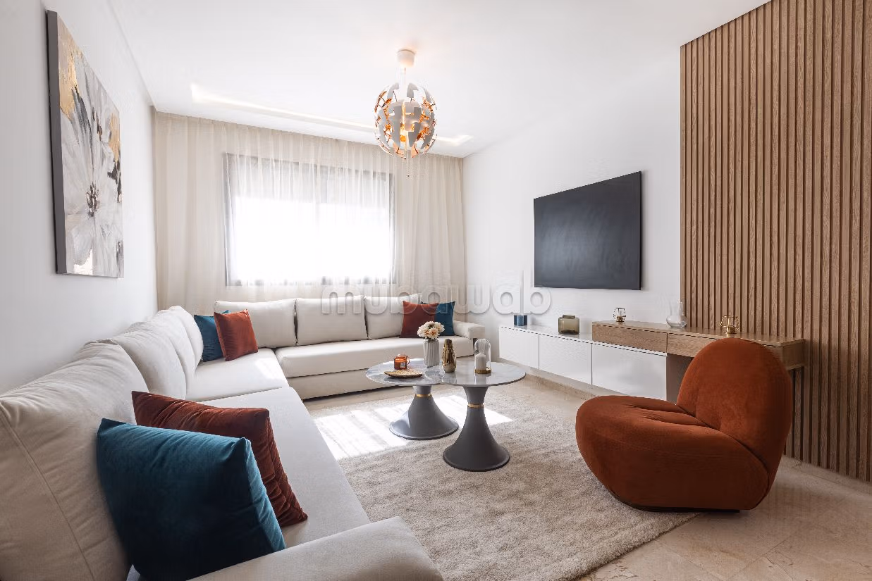 شقة جميلة للبيع ب الحي الحسني. 4 قطع رائعة. نظام تكييف الهواء