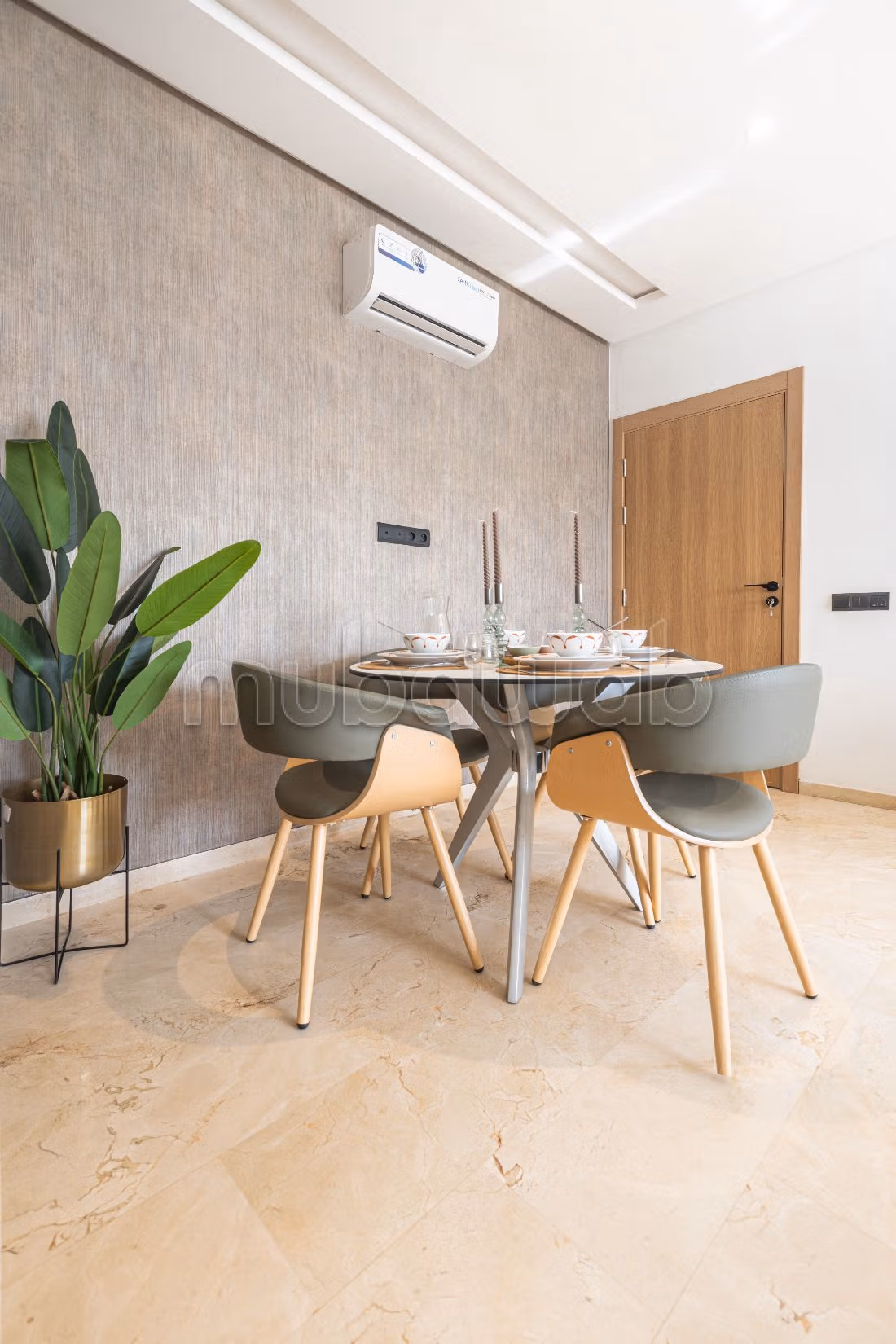 شقة جميلة للبيع ب الحي الحسني. 4 قطع رائعة. نظام تكييف الهواء