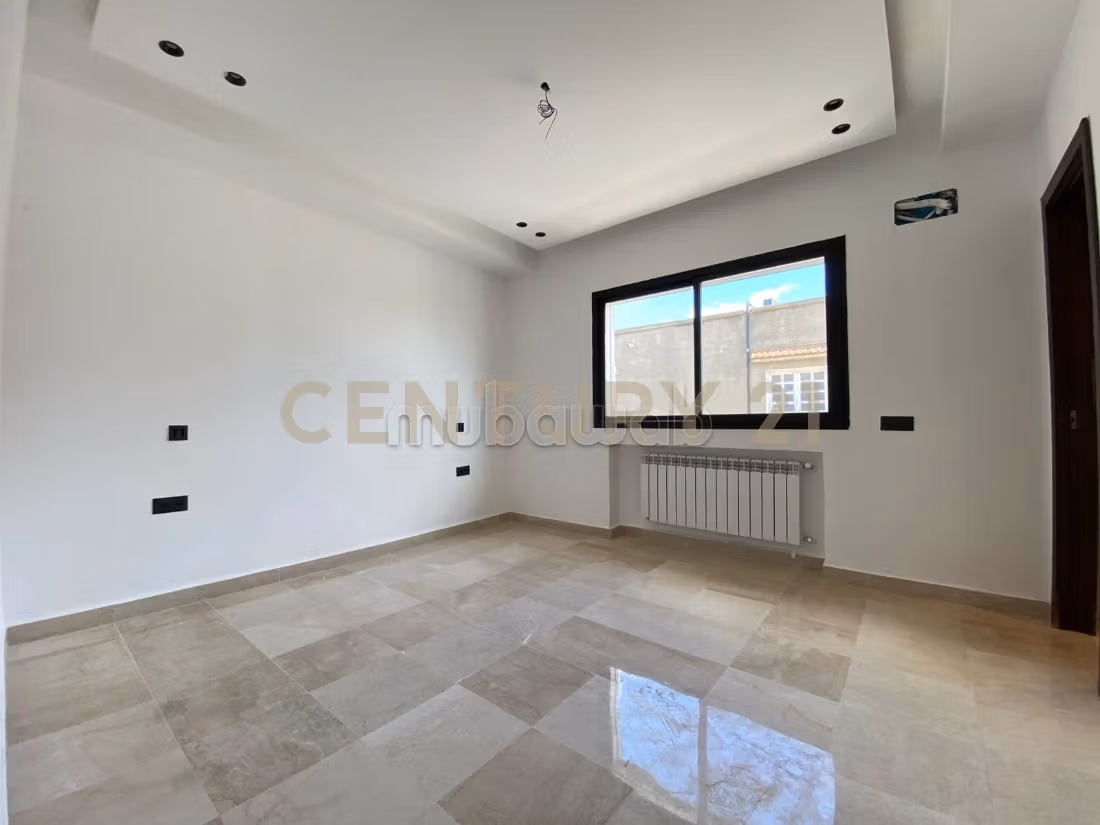 A vendre une villa jumelée à La Soukra