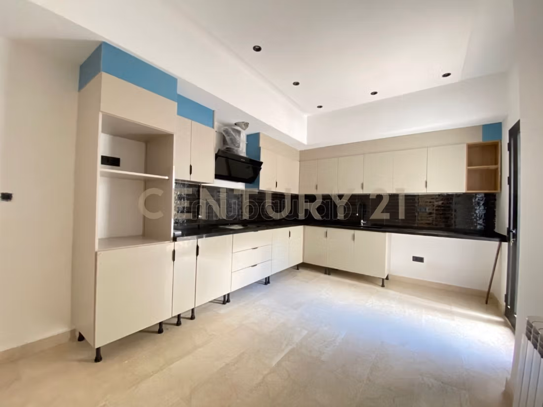 A vendre une villa jumelée à La Soukra