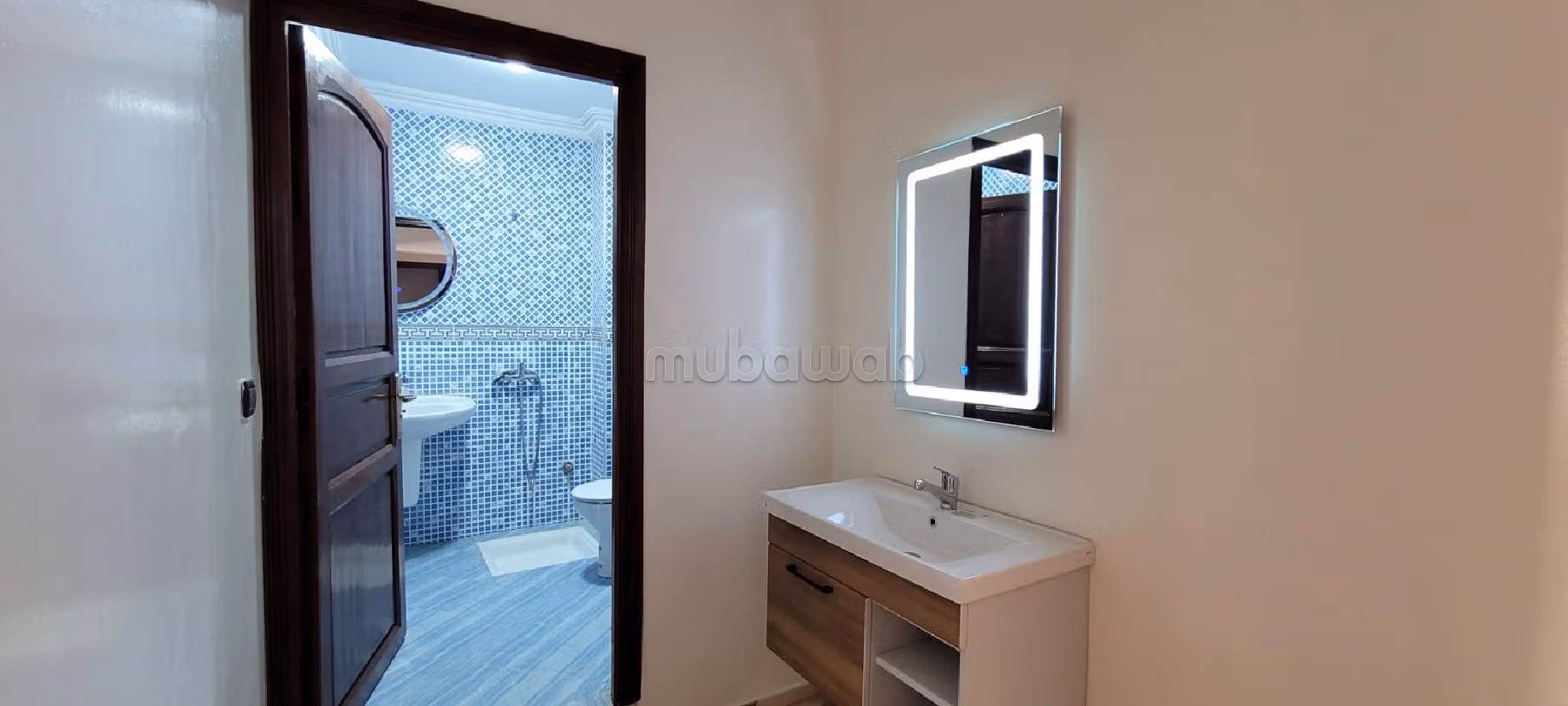 Villa's en luxe woningen kopen in Bir Rami Est. 12 Ruimtes. Garage en mooi terras. 