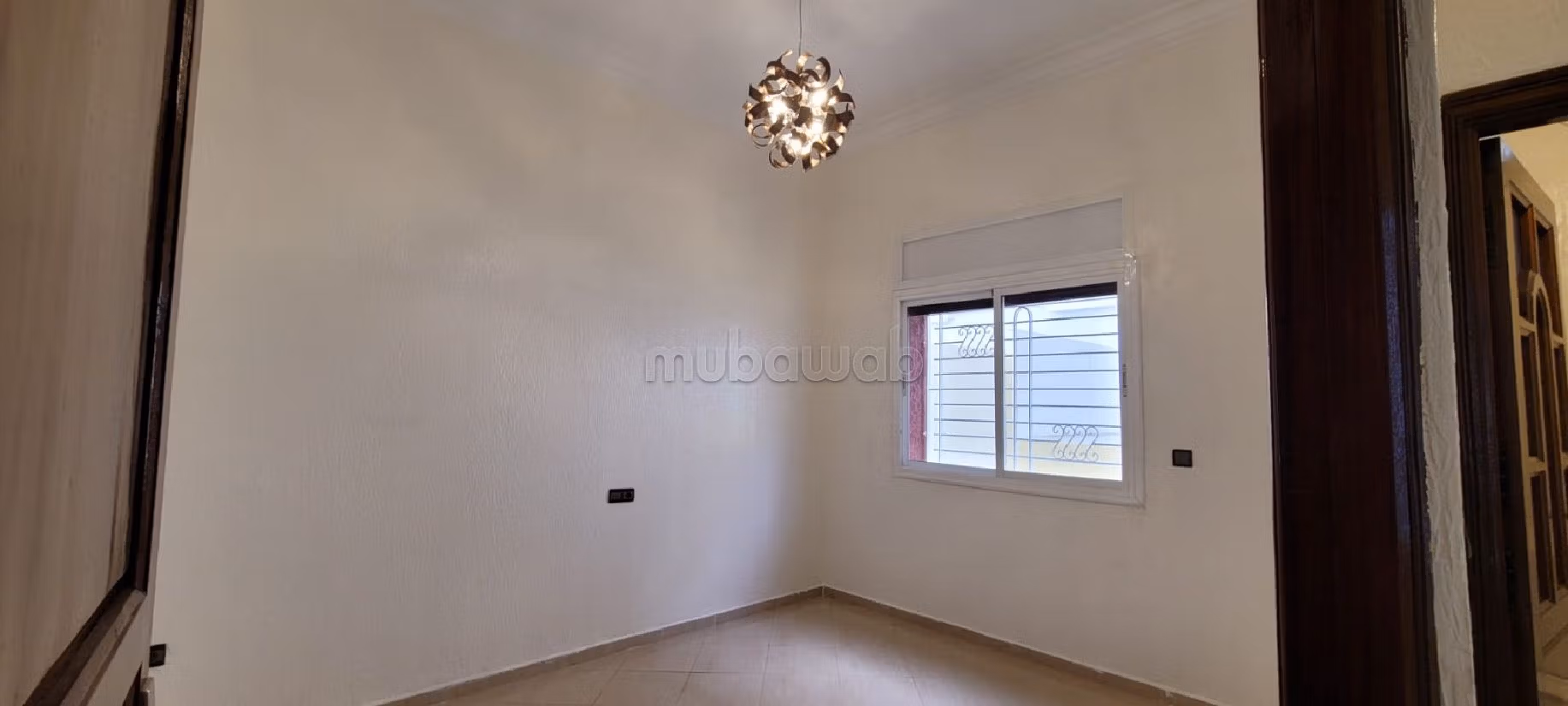 Villa's en luxe woningen kopen in Bir Rami Est. 12 Ruimtes. Garage en mooi terras. 