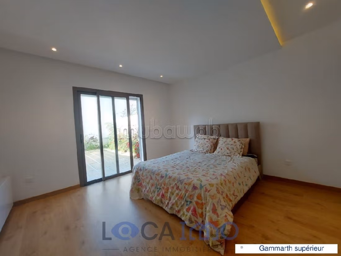 A louer un appartement en S2 avec piscine à Gammarth